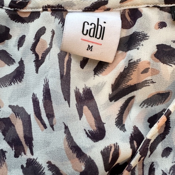 *CABI* Gray Cheetah Print Long Sleeve Blouse Size Medium - Picture 7 of 7